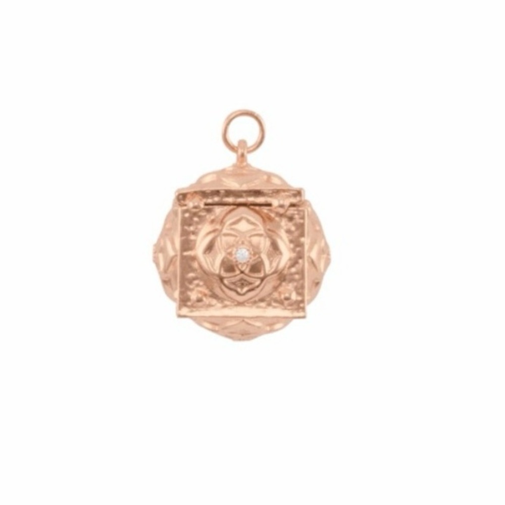 Kendra Scott Opening Keepsake Rose Gold Charm Box